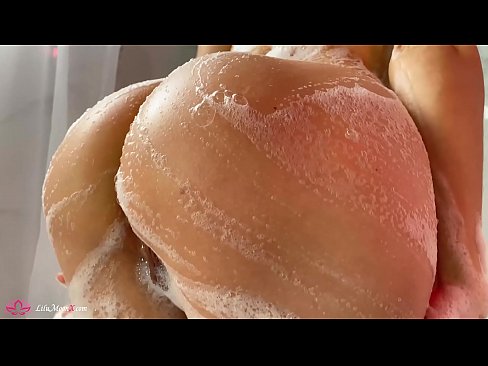 ❤️ Bruneta își masturbează păsărica cu un vibrator până la orgasm intens în duș ❤️❌  at us ❤